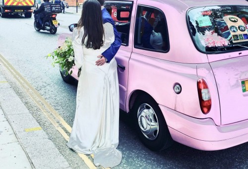 pinkweddingtaxi.com Image